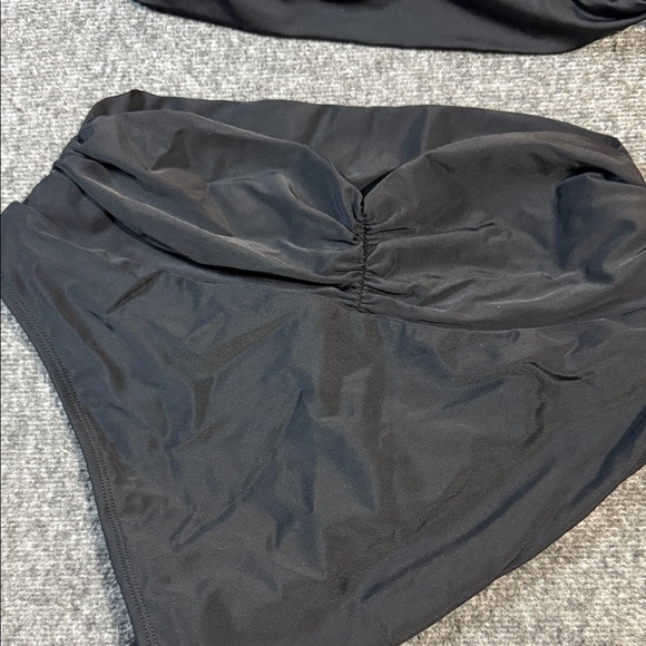 Black One-Shoulder Bikini Set - Picture 7 of 7